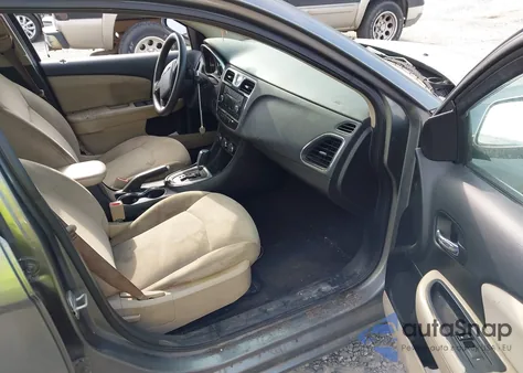 2011 Chrysler 200 Lx z USA, uszkodzony, nr VIN 1C3BC4FG8BN605776